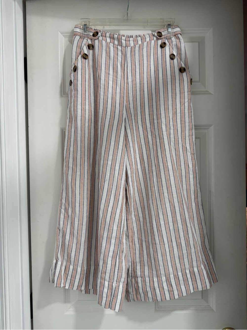 American Eagle Outfitters White Pants with Peach and Navy Stripes